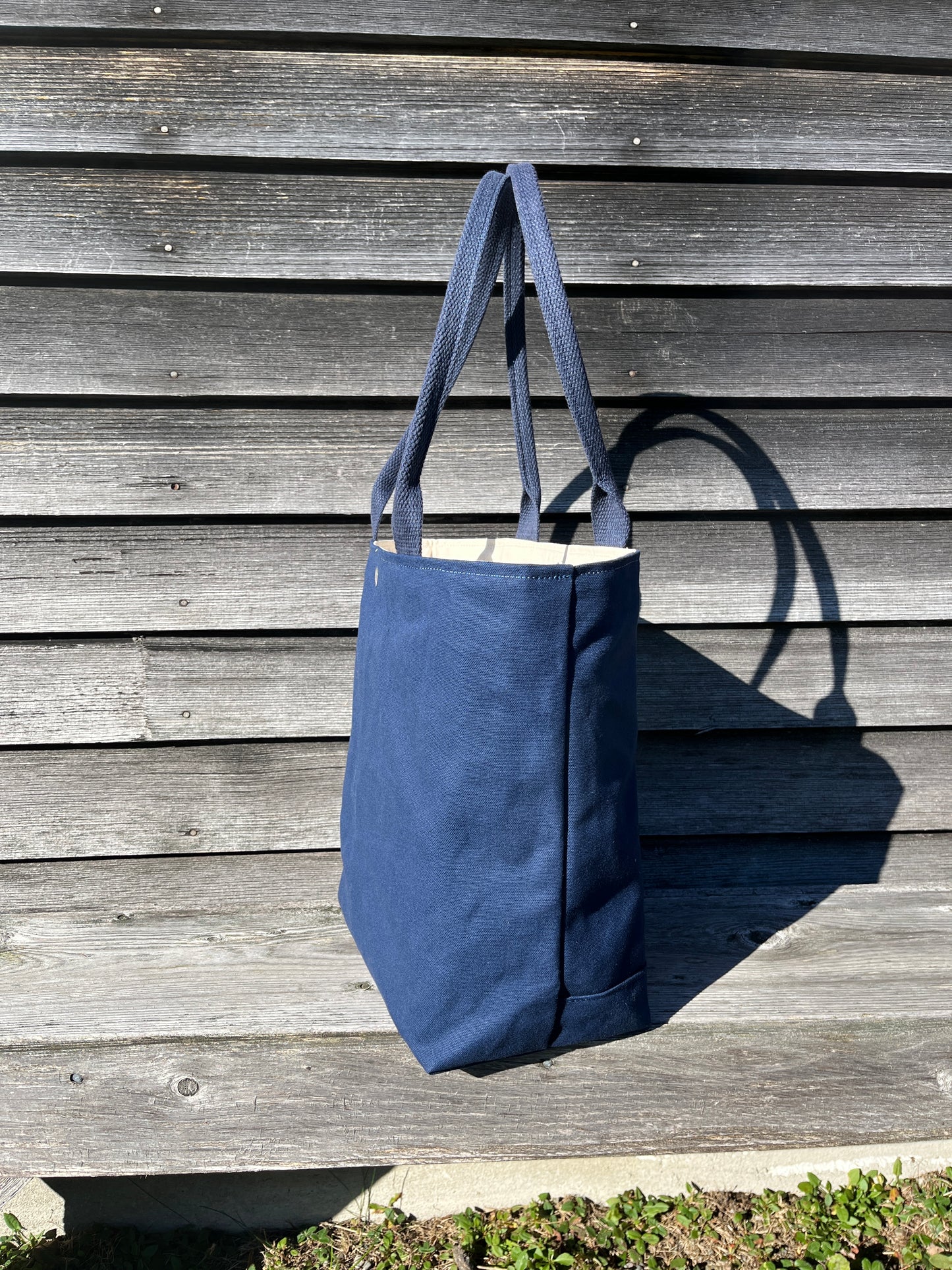 Bent Snap Tote - red textile / navy canvas
