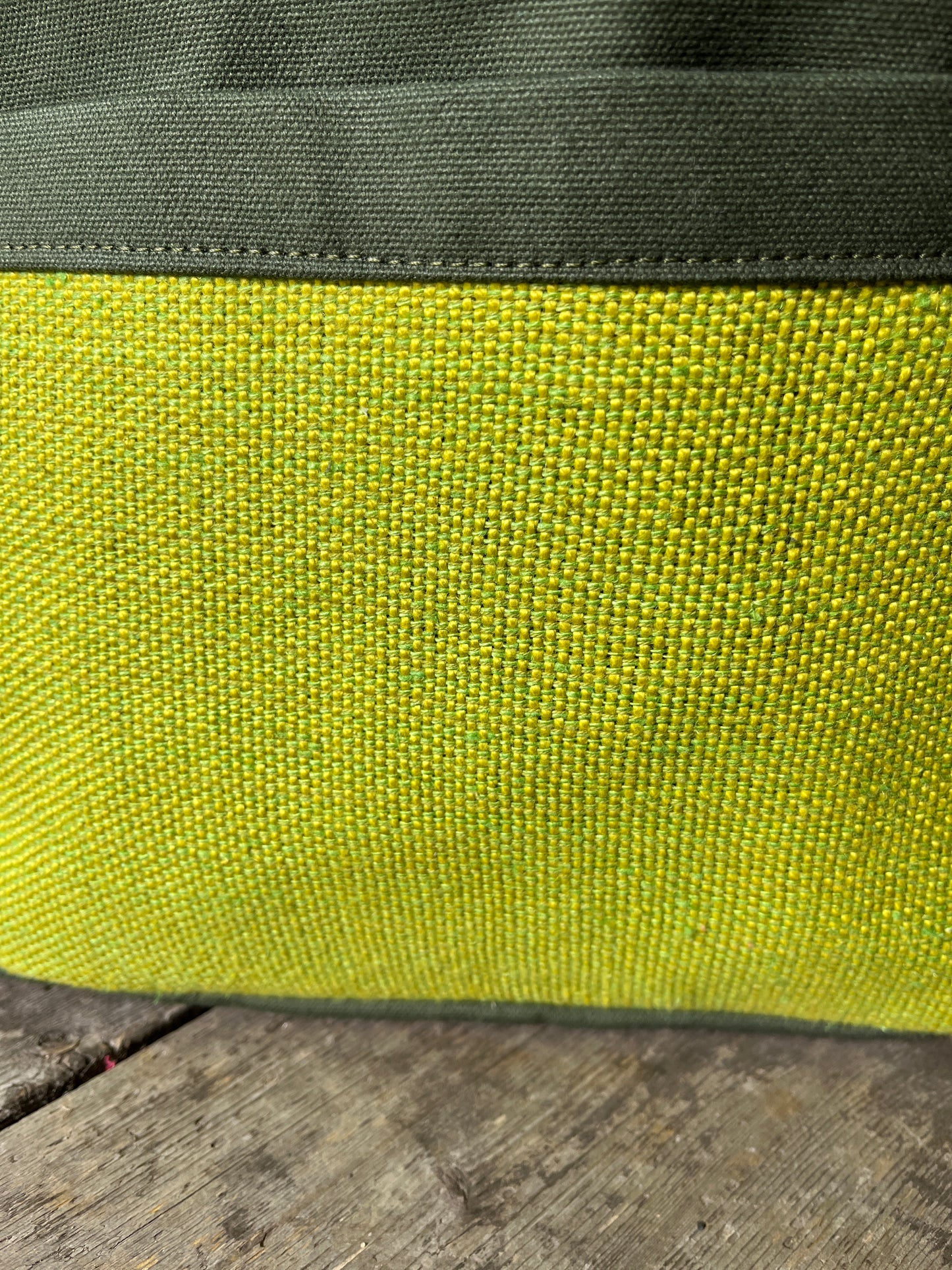 Bent Crossbody Zip Top 112 - Lime green textile with Olive canvas / lime interior
