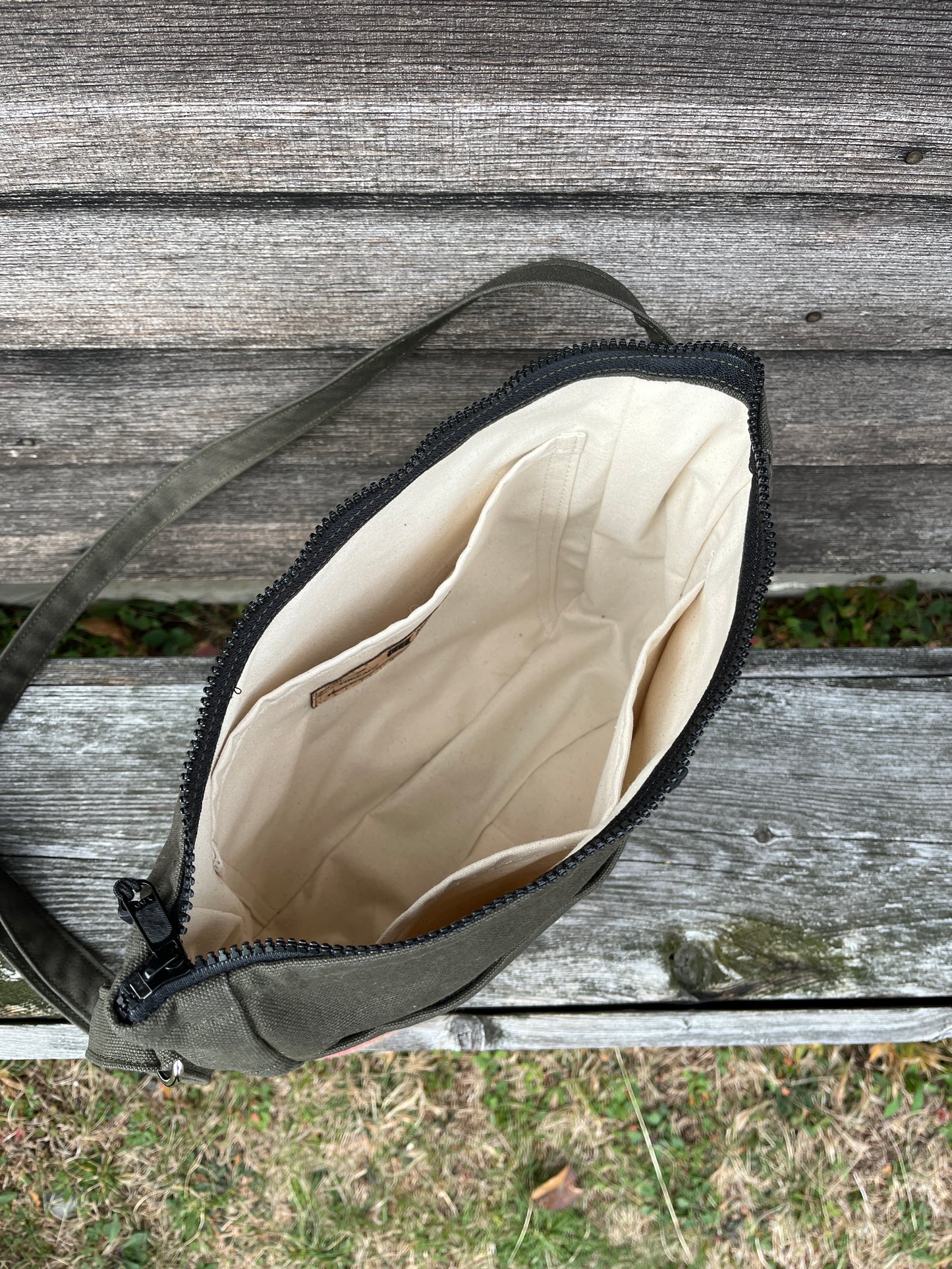 Bent Crossbody Zip Top 131 - Salmon lime textile with Olive canvas / white interior