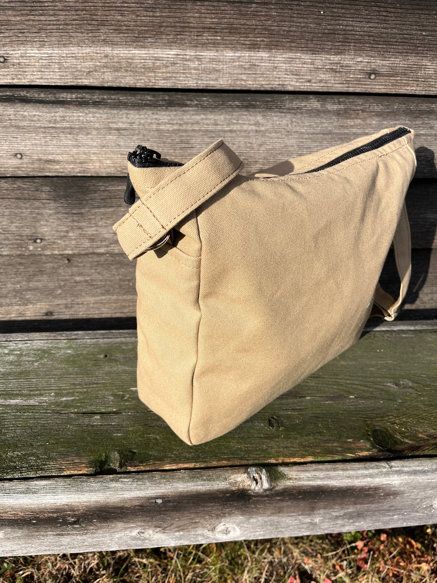 Bent Crossbody Zip Top 134 - Khaki textile with khaki canvas / white interior