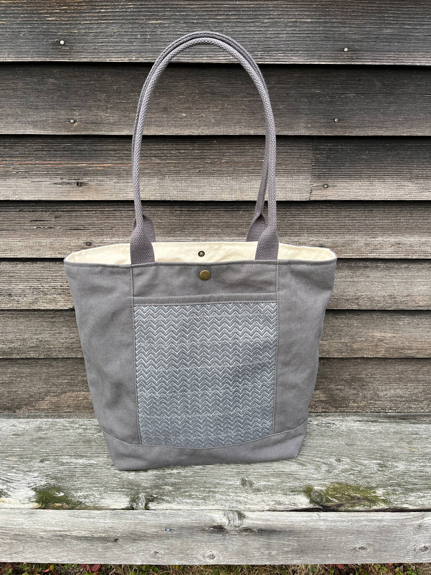 Bent Snap Tote 123 - Grey chevron textile / Grey canvas