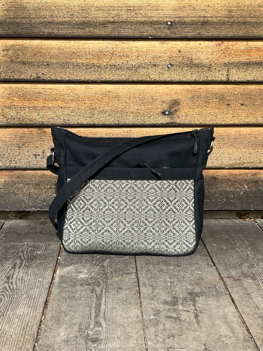 Bent Crossbody Zip Top 113 - Silver textile with Black canvas / grey interior