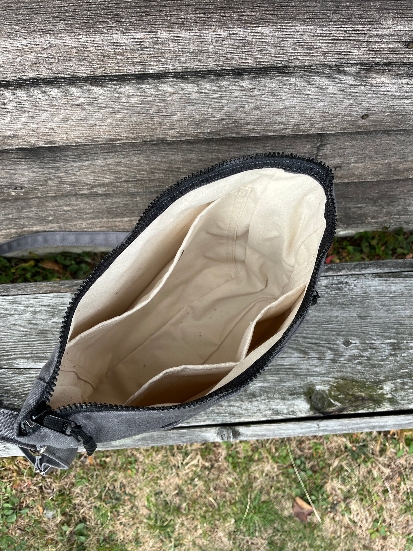 Bent Crossbody Zip Top 130 - Grey sparkle textile with grey canvas / white interior