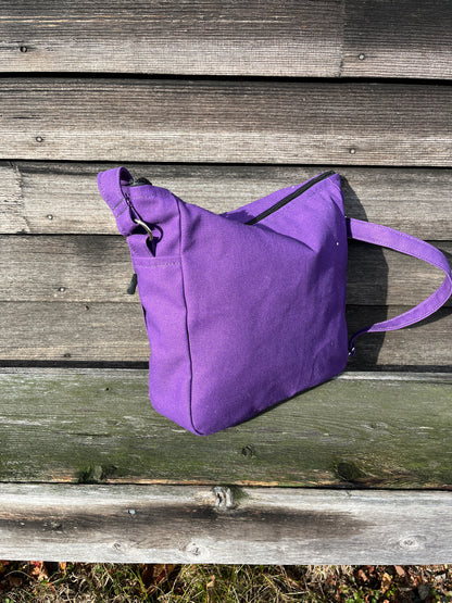 Bent Crossbody Zip Top 132 - Purple textile with purple canvas / white interior