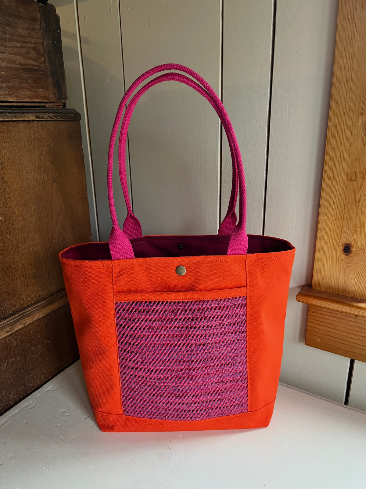 Bent Snap Tote 136 - pink textile / orange canvas